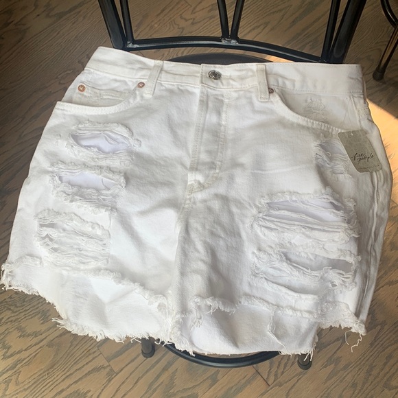 Free People white denim cutoff shorts with button fly size 26, NWT